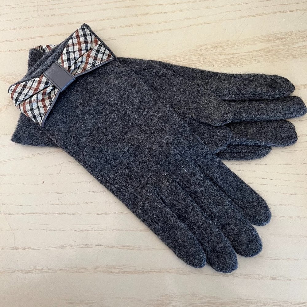 🖤 Gray Elegant Ladies Gloves With Plaid Bow Touch Screen Smart NWT